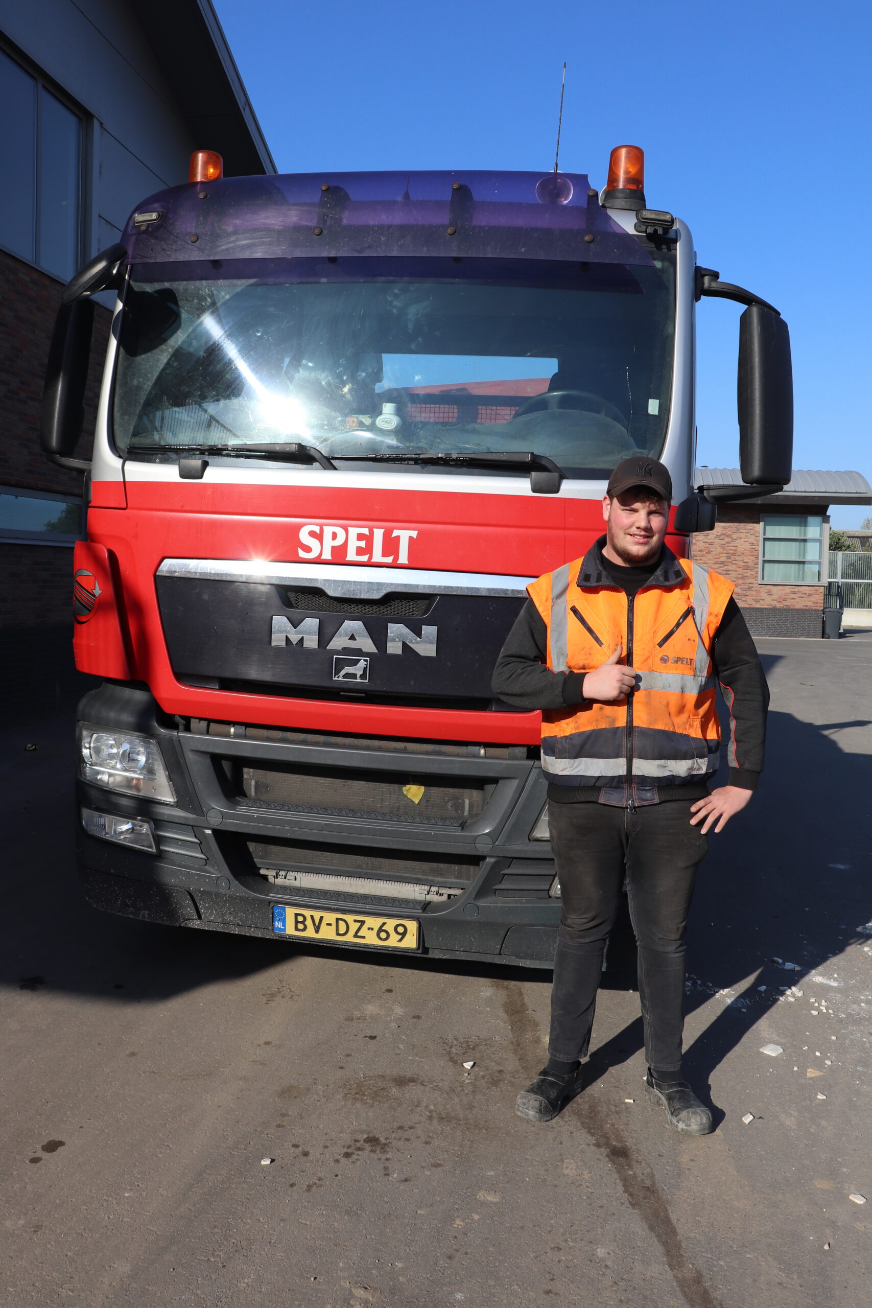 Luc chauffeur Spelt geslaagd CE-rijbewijs
